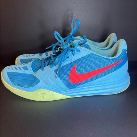 Kobe Bryant Mentality Clear Water - Picture 2 of 8